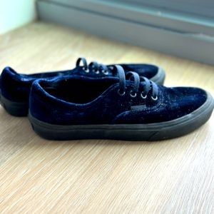 Velvet / Velour navy blue lace up authentic vans women’s size 8